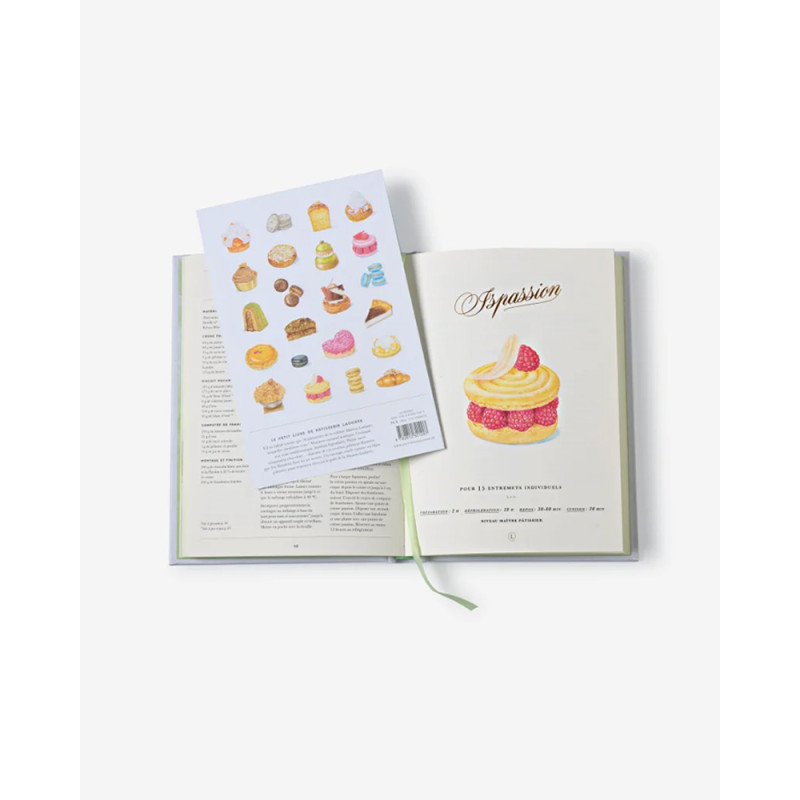 Le Petit Livre de Pâtisserie by Ladurée